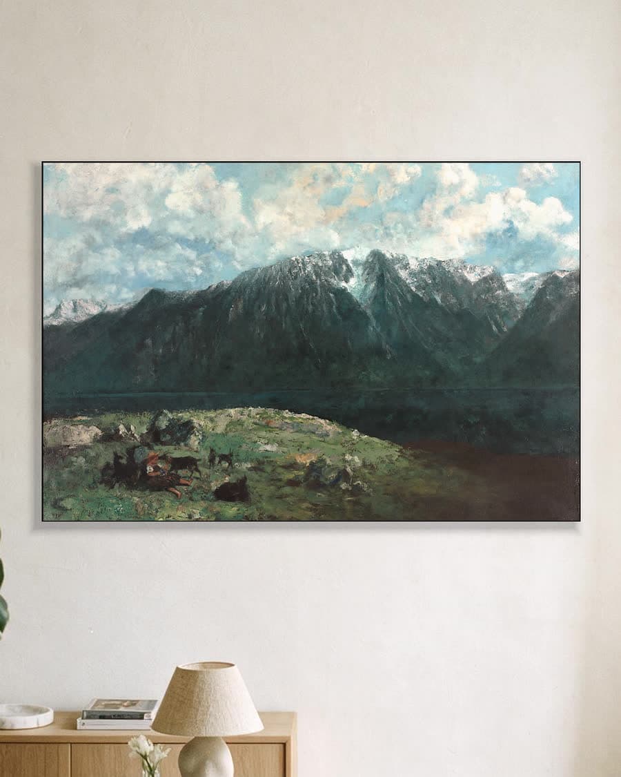 Panoramisch gezicht op de Alpen, Les Dents du Midi in een aluminium frame aan dezelfde muur