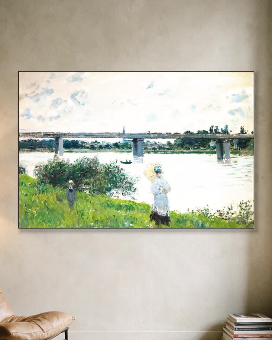De Promenade met de Spoorwegbrug, Argenteuil in een aluminium frame aan dezelfde muur