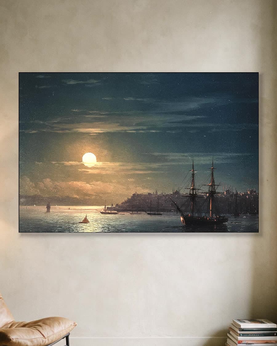 Gezicht op Constantinopel bij maanlicht in een aluminium frame aan dezelfde muur