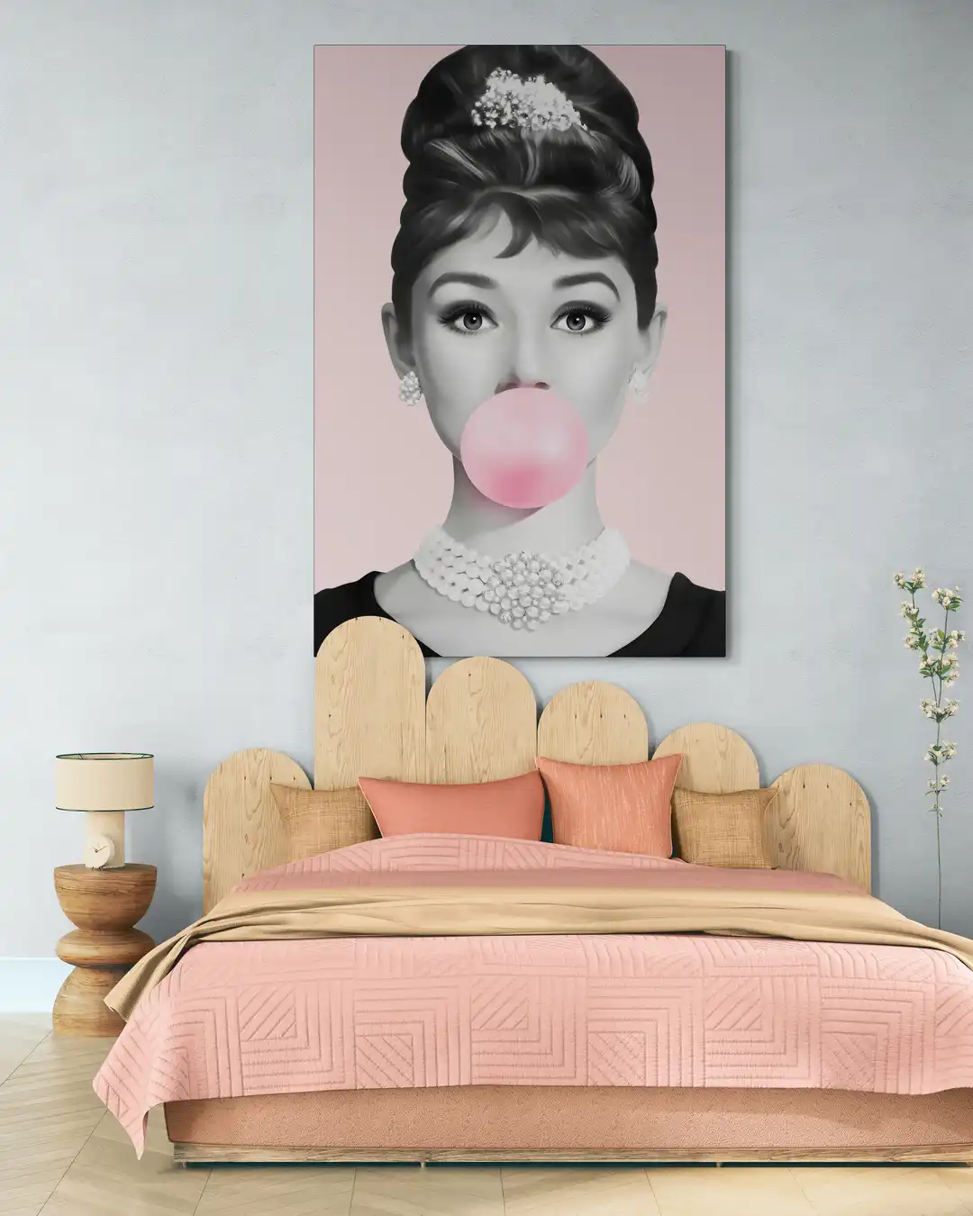 Bubblegum Hepburn in een interieur