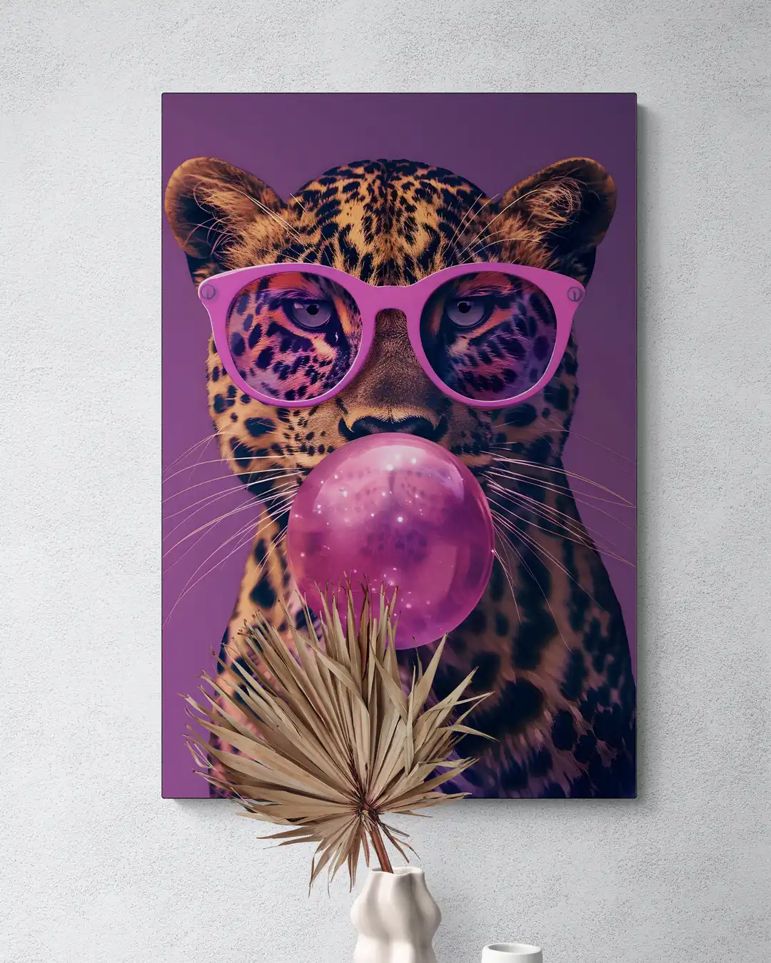 Bubblegum Luipaard in een interieur