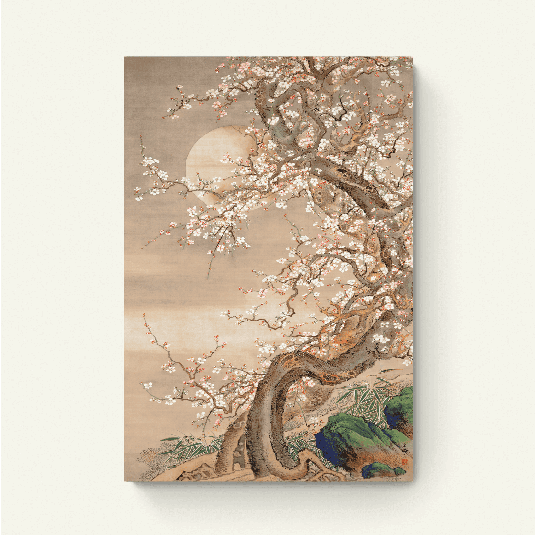 Japanse pruimenbloesem in maanlicht