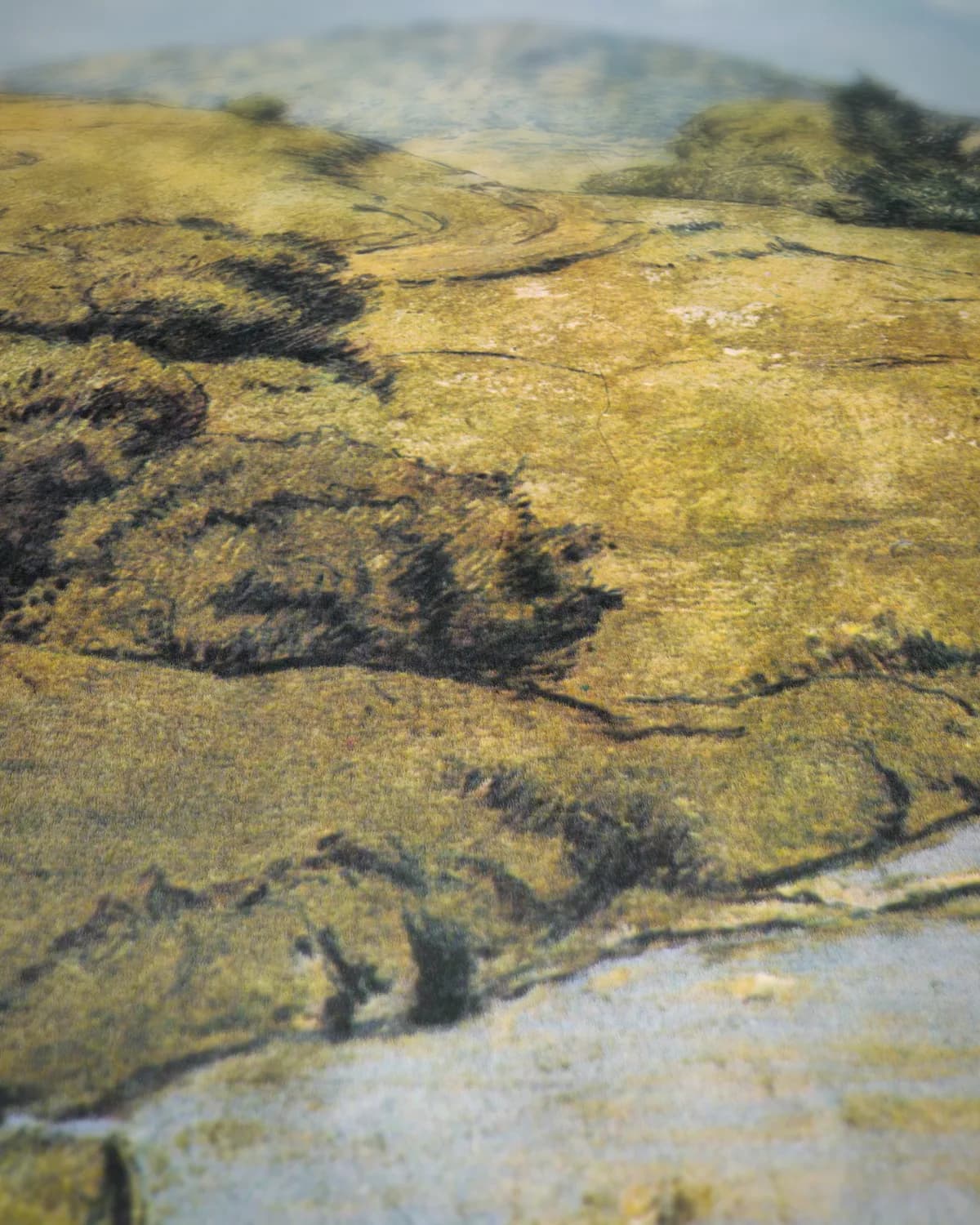 Berglandschap met kabbelende beek op geweven fluweel, uitsnede 3 van 3