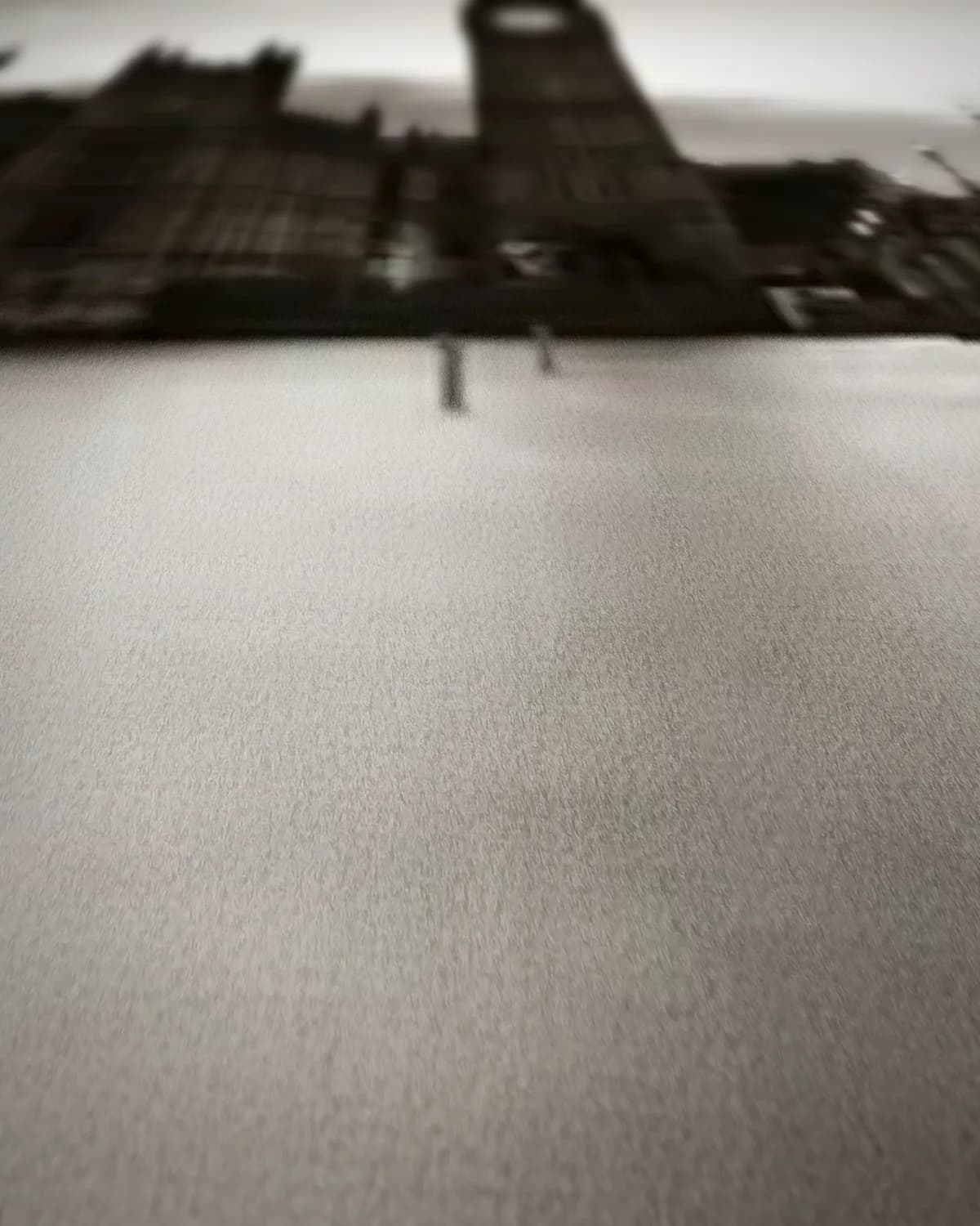 Big ben zwart-wit op geweven fluweel, uitsnede 1 van 3