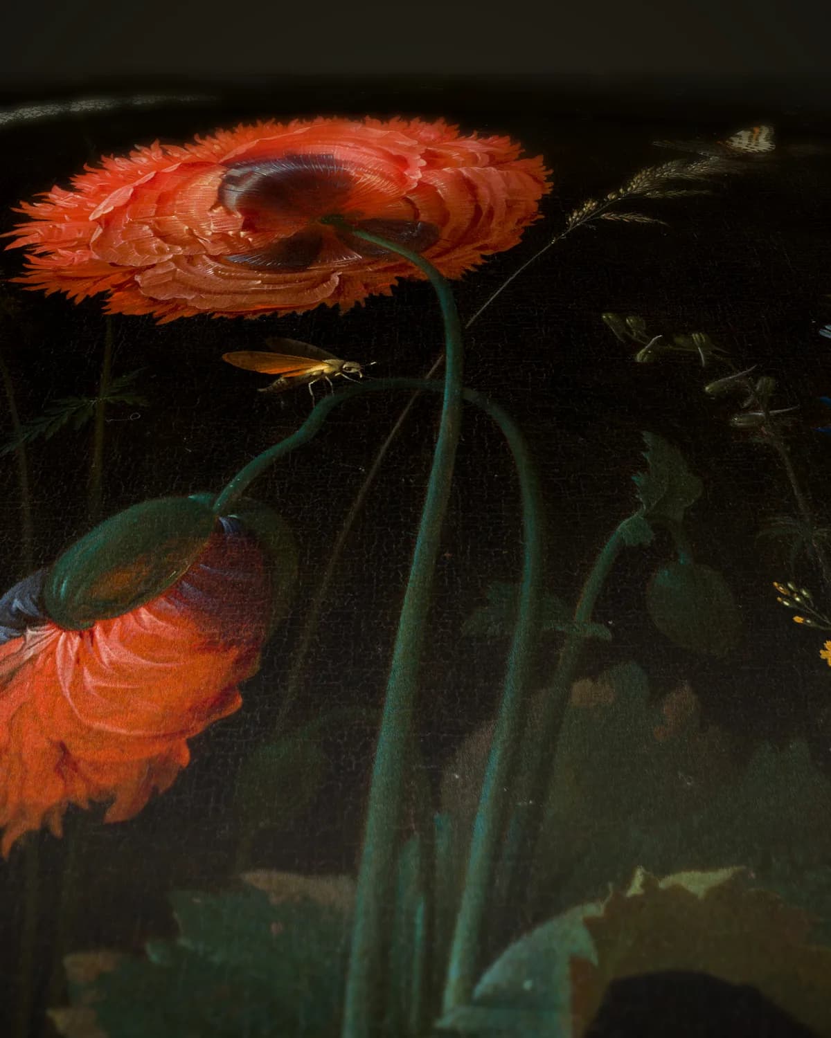 Bloemen in een glazen vaas op geweven fluweel, uitsnede 3 van 3