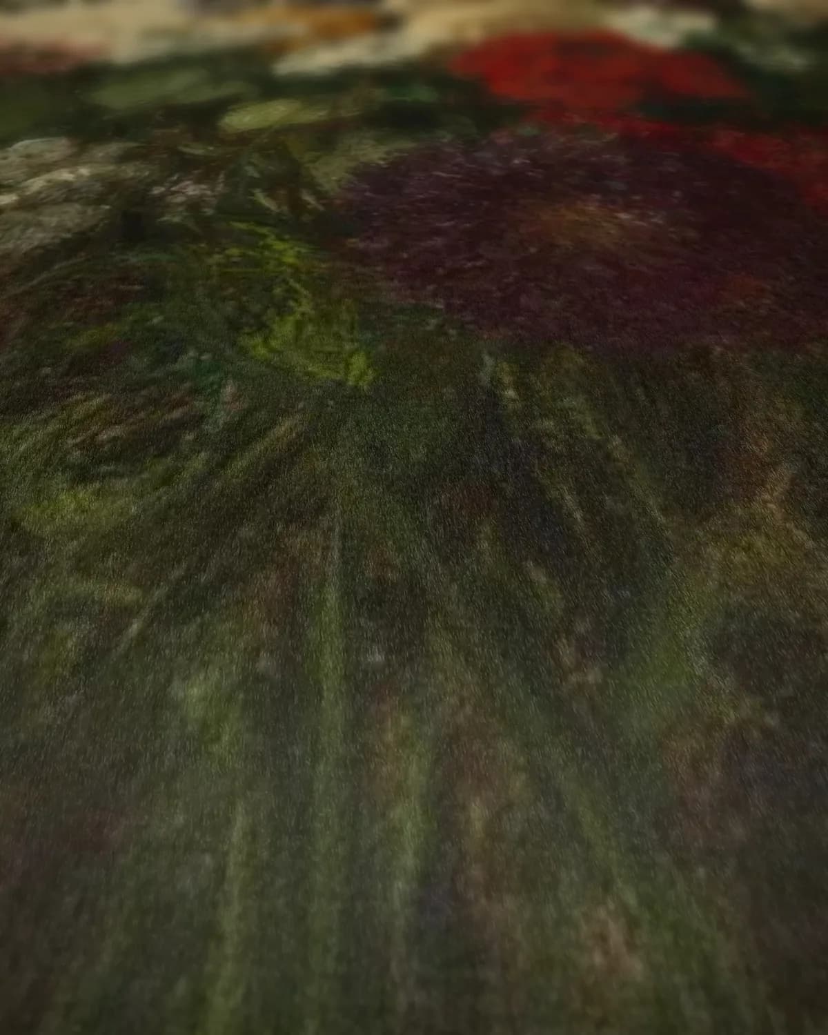 Bloemen uit Normandië op geweven fluweel, uitsnede 1 van 3