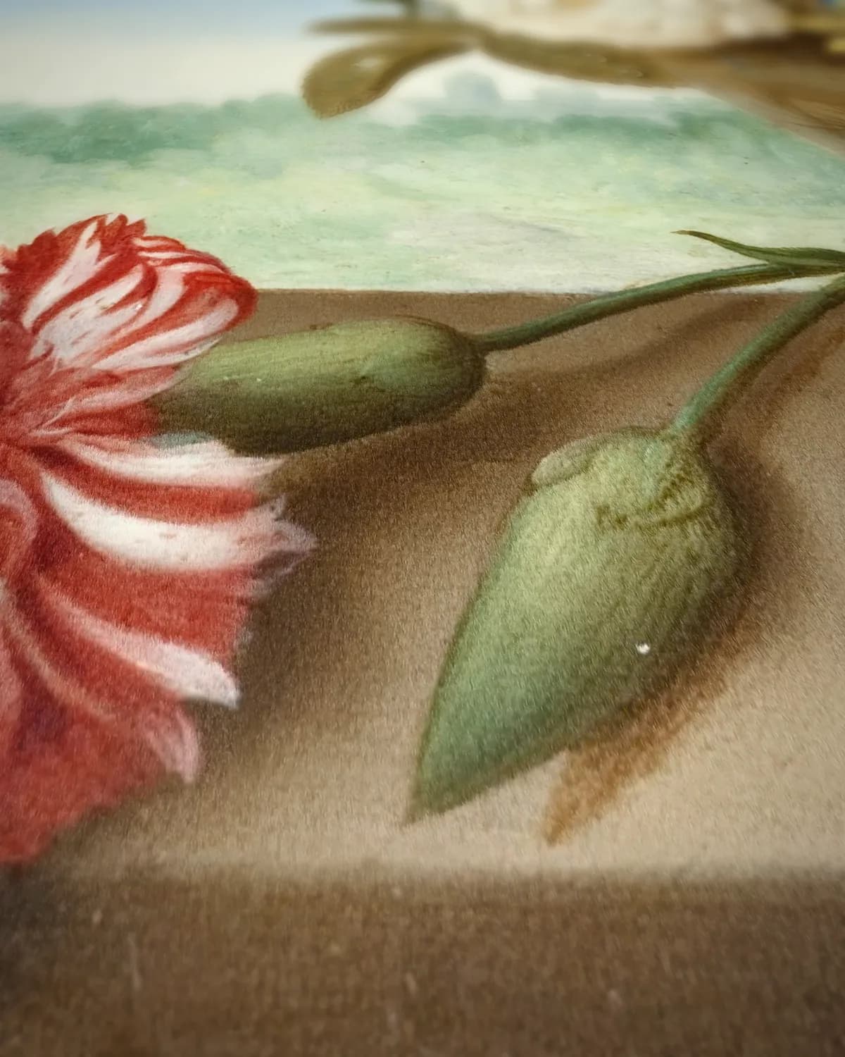 Boeket bloemen op een richel op geweven fluweel, uitsnede 1 van 3