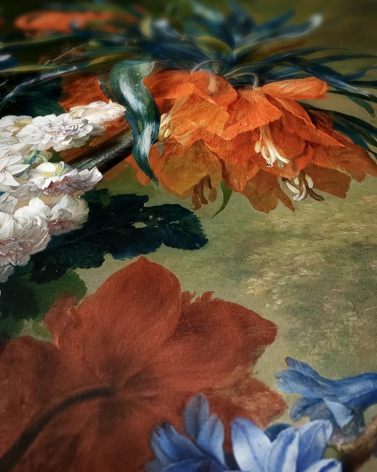 Boeket van Bloemen in urn op geweven fluweel, uitsnede 3 van 3