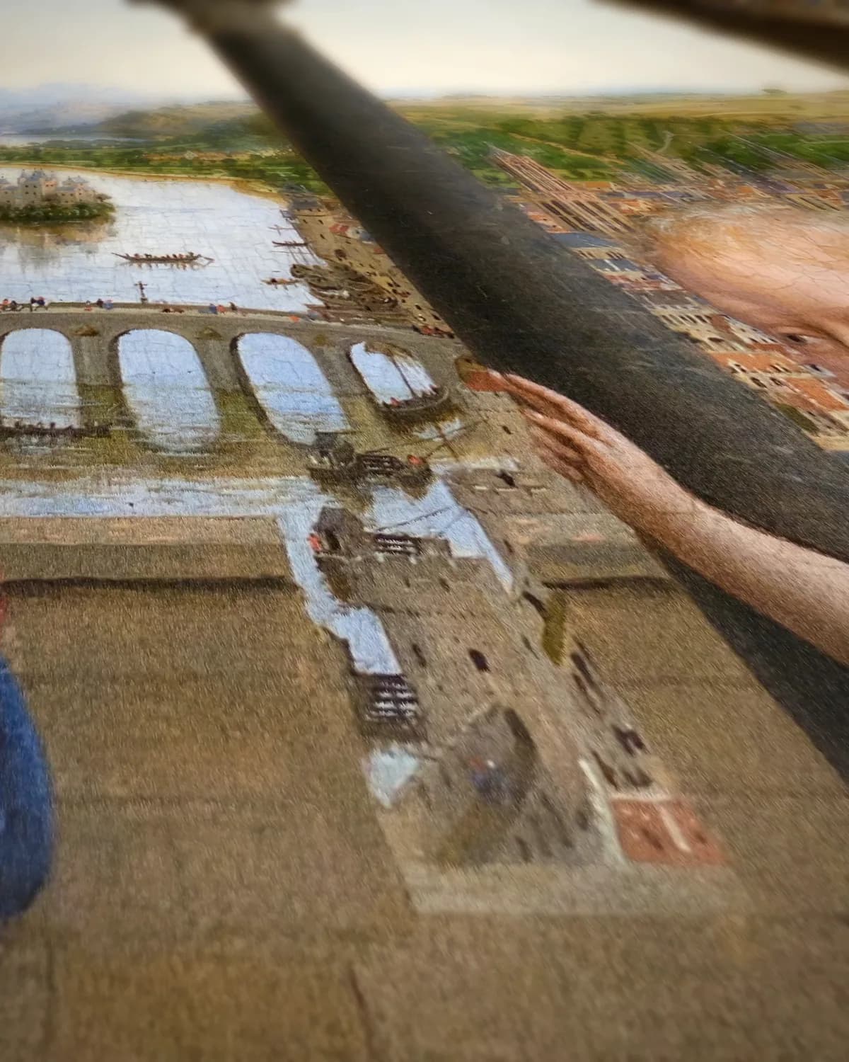 De Madonna van kanselier Rolin op geweven fluweel, uitsnede 2 van 3