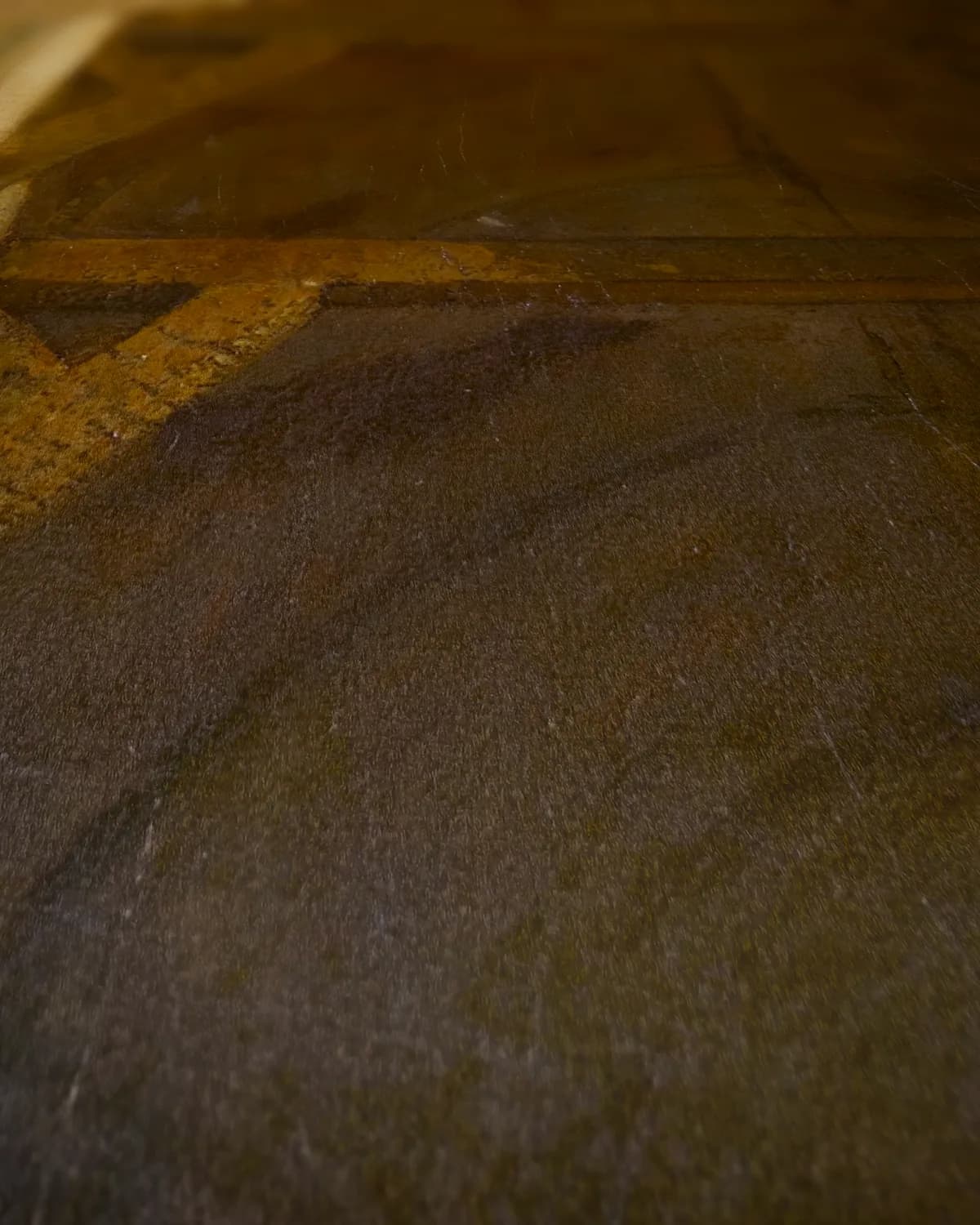 De Pieterskerk in Leiden op geweven fluweel, uitsnede 1 van 3