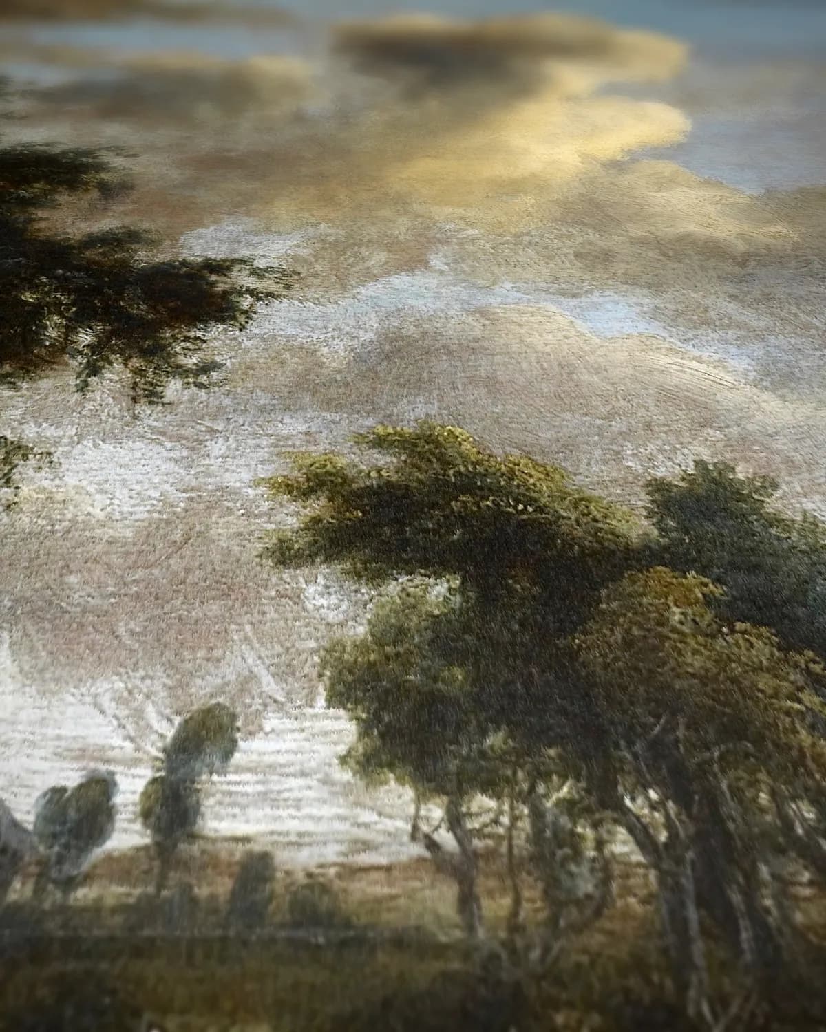 Dorp tussen de bomen op geweven fluweel, uitsnede 1 van 3