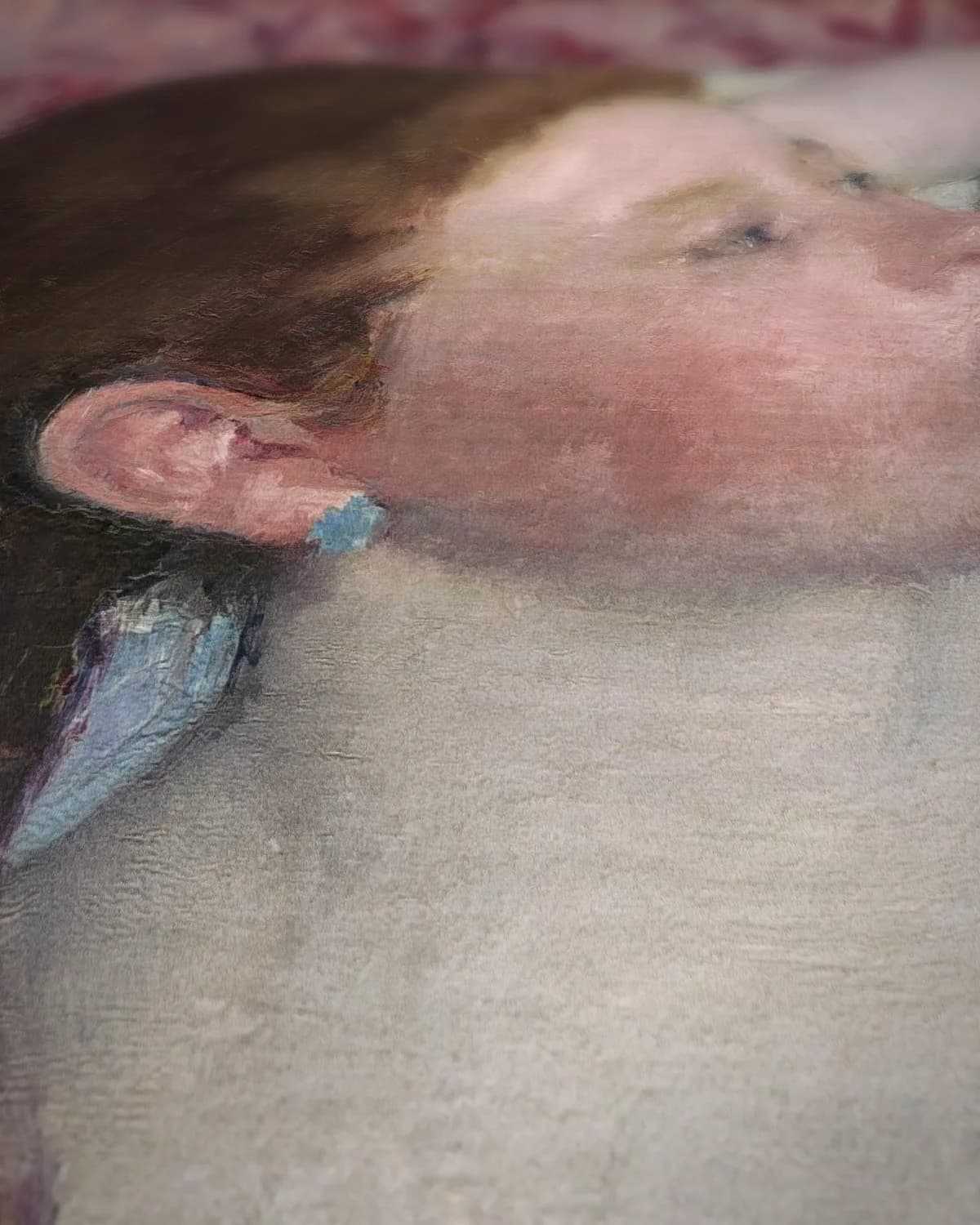 Girl Arranging Her Hair op geweven fluweel, uitsnede 3 van 3