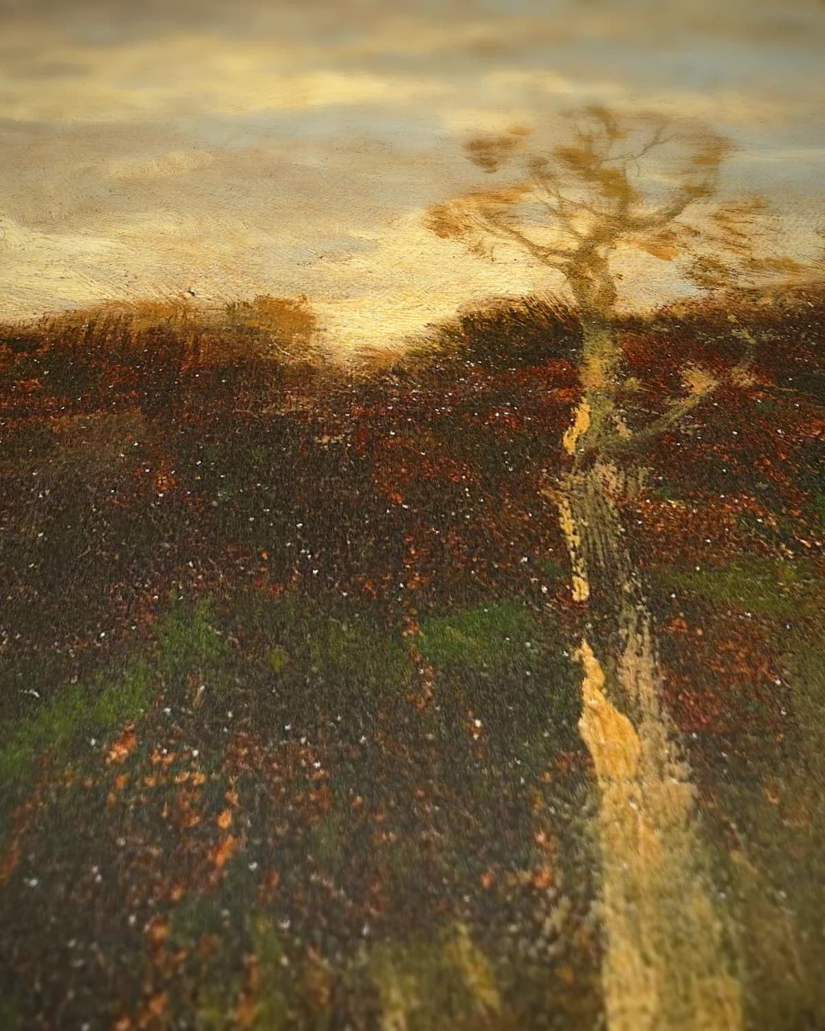 Herfstlandschap met pad op geweven fluweel, uitsnede 1 van 3