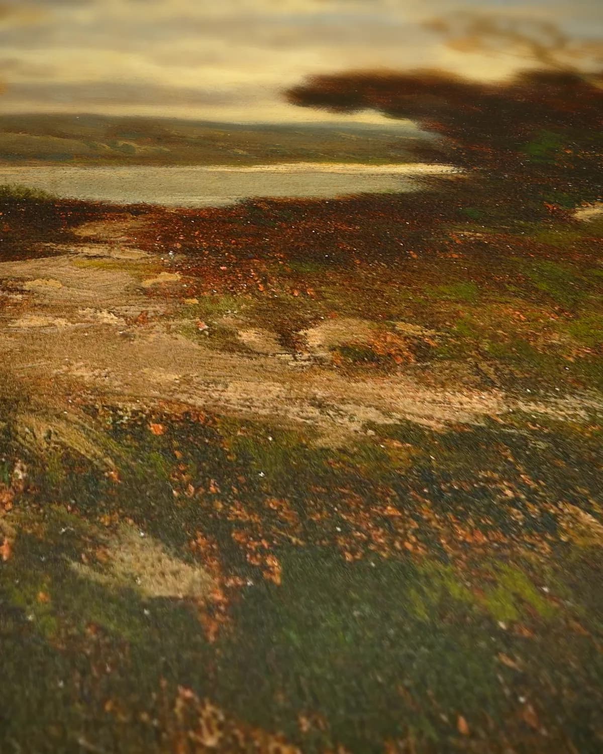 Herfstlandschap met pad op geweven fluweel, uitsnede 2 van 3