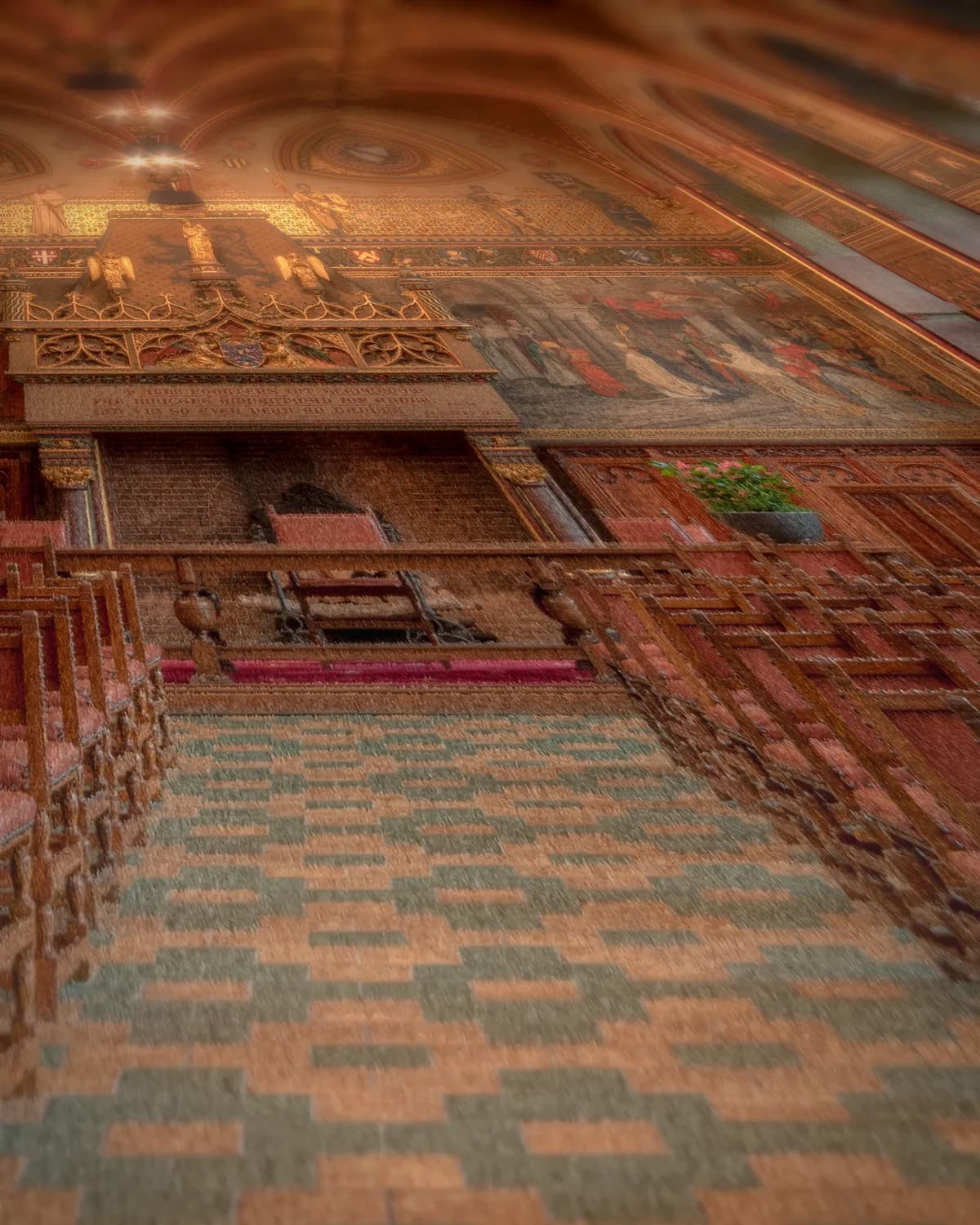Historische zaal met rijke decoraties op geweven fluweel, uitsnede 2 van 3