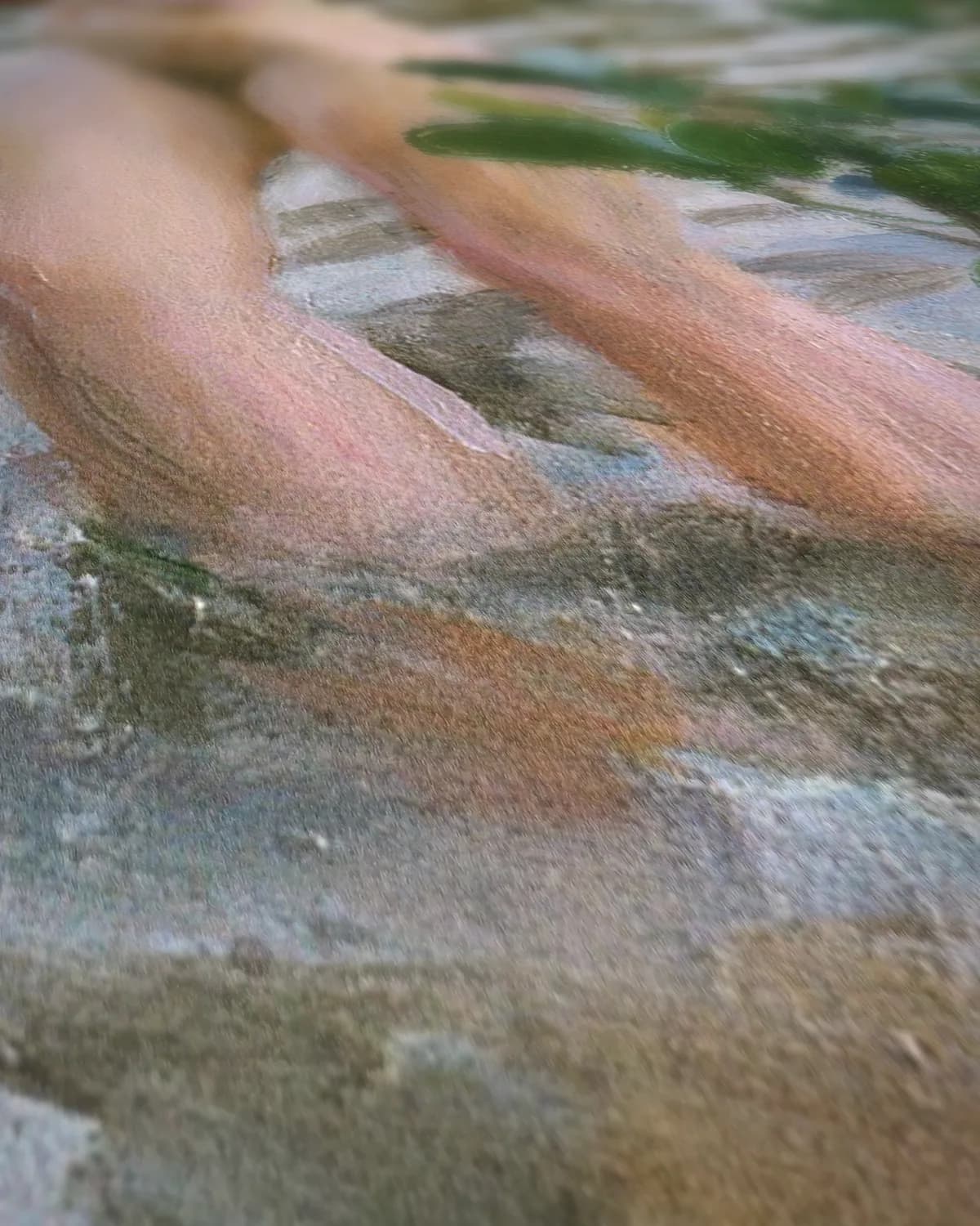 Huiverend bij het water op geweven fluweel, uitsnede 2 van 3