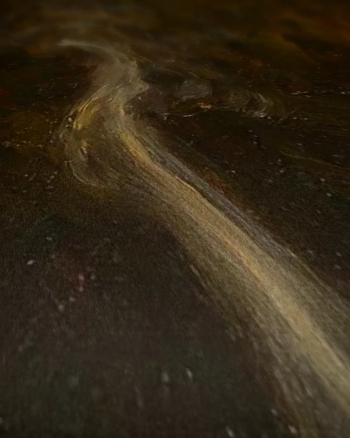Kaars die net uit is op geweven fluweel, uitsnede 2 van 3