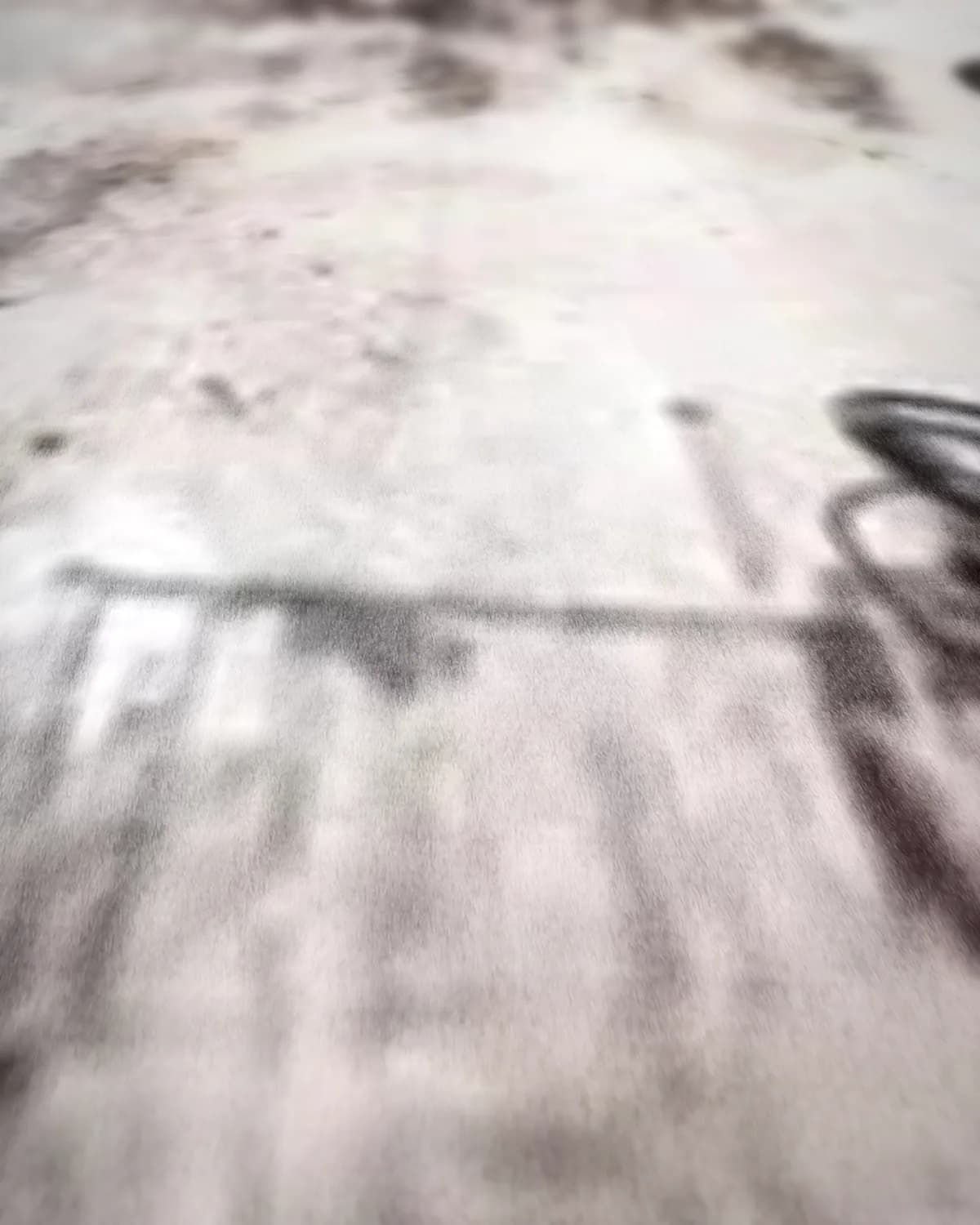 Kinderen met fiets op geweven fluweel, uitsnede 1 van 3