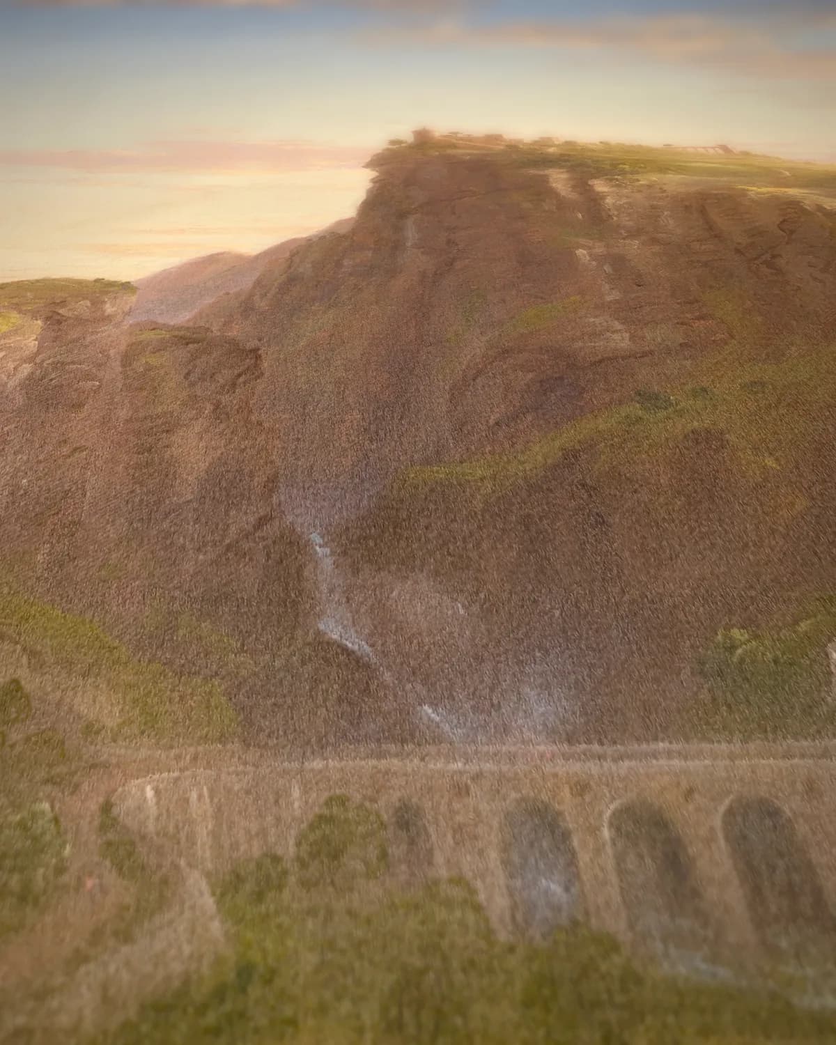 Klassiek Landschap met Ruïnes op geweven fluweel, uitsnede 1 van 3