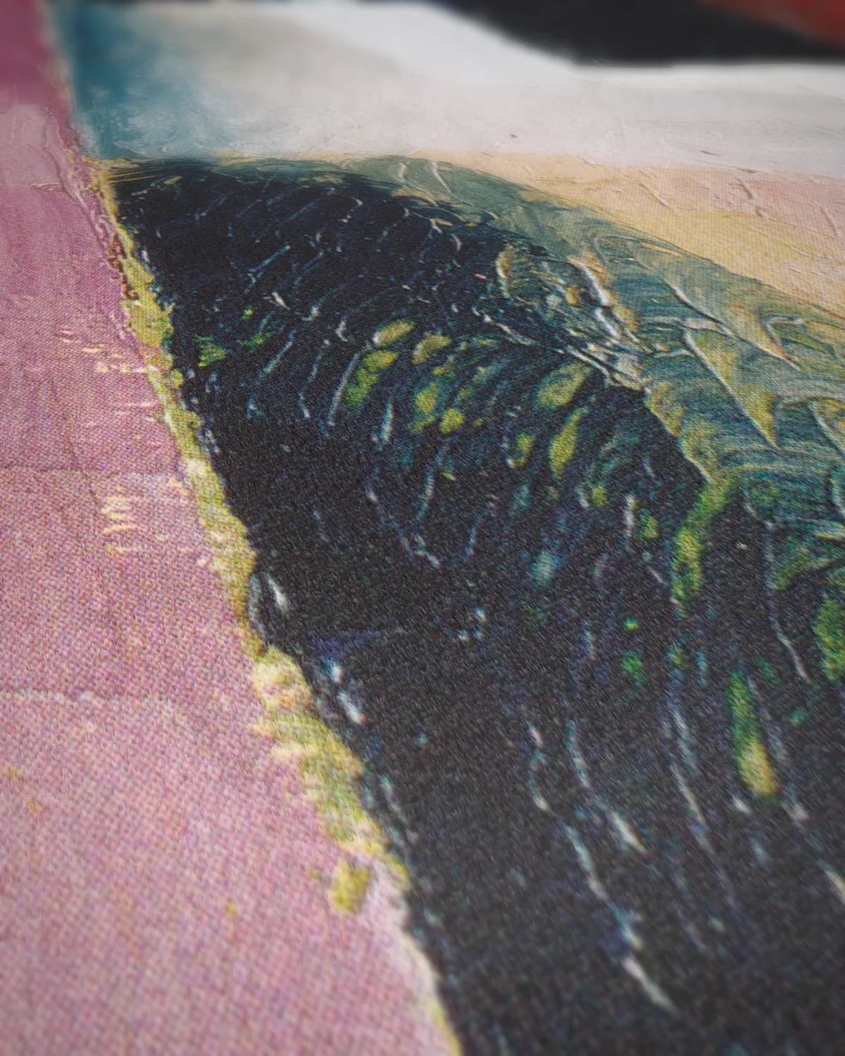 Kleurrijke Vormen op geweven fluweel, uitsnede 2 van 3