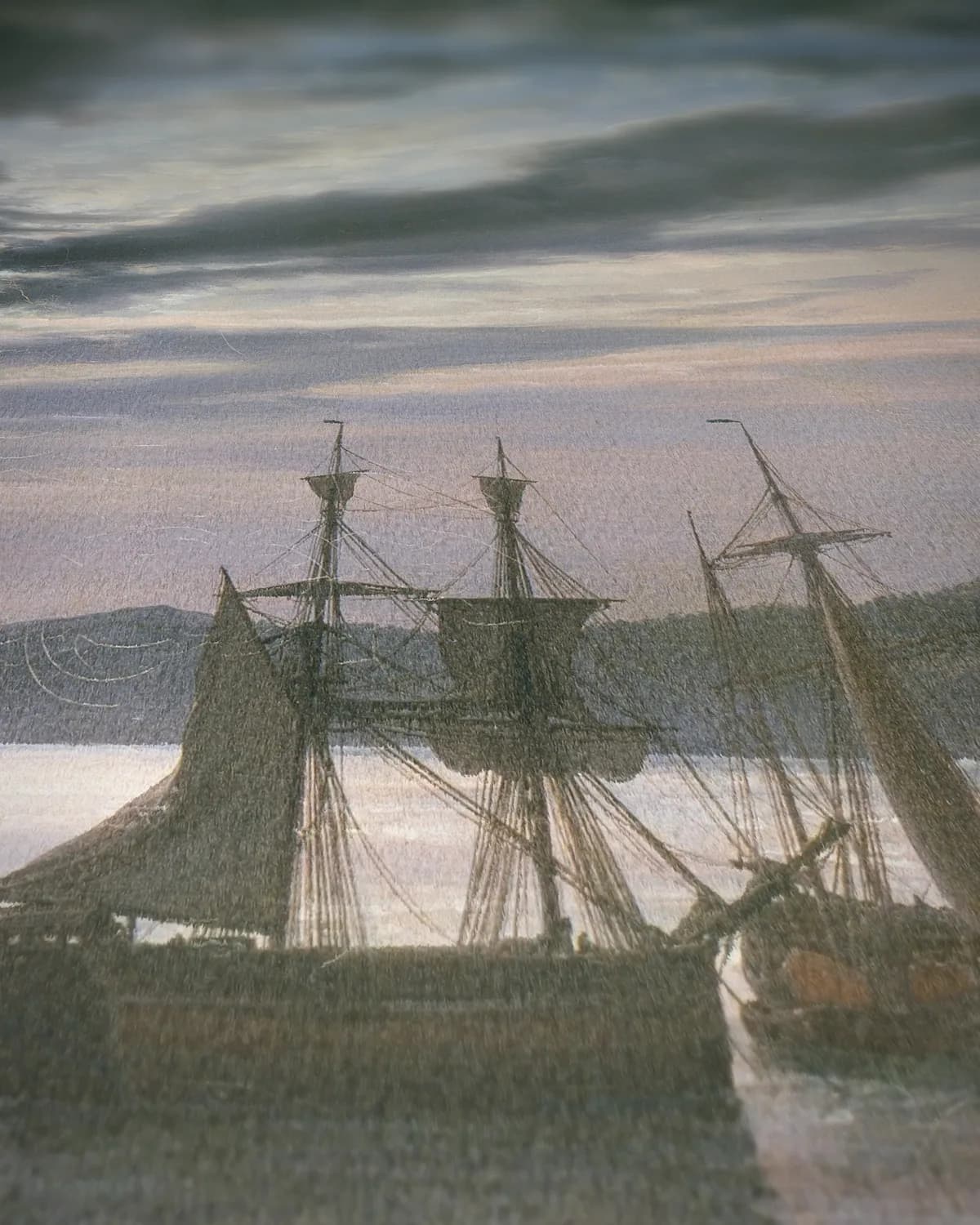Larvik in maanlicht op geweven fluweel, uitsnede 1 van 3