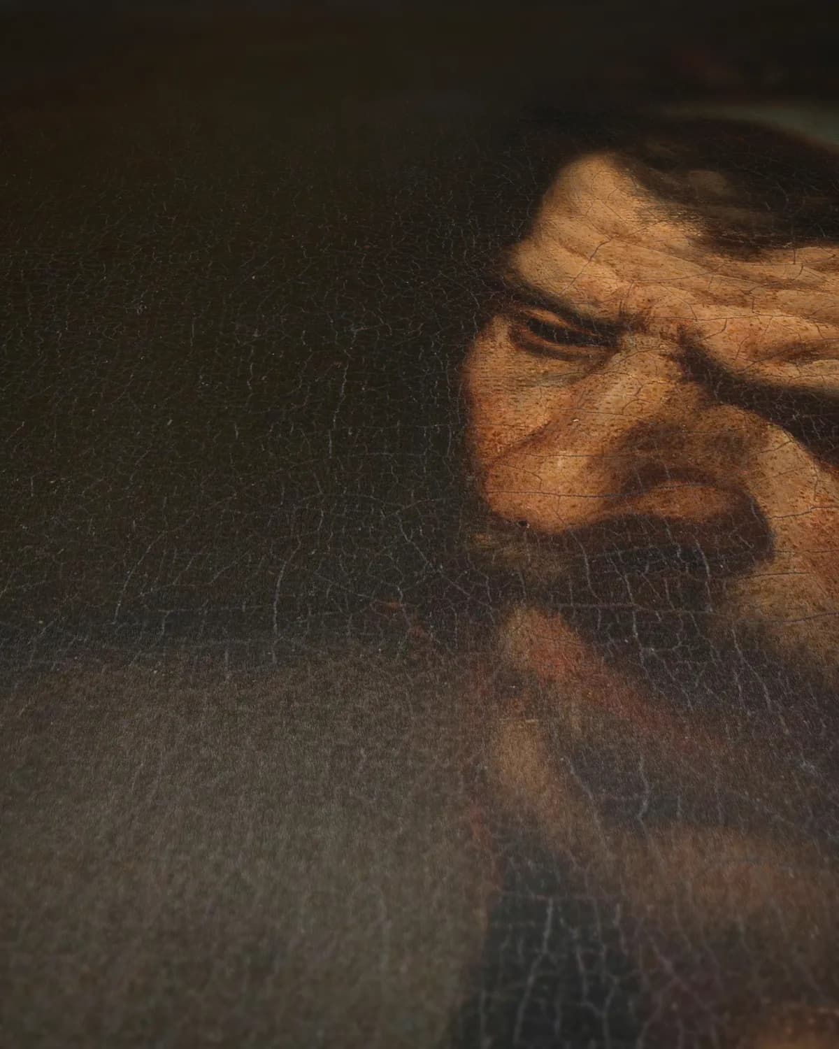 Man met urinaal in de hand op geweven fluweel, uitsnede 3 van 3
