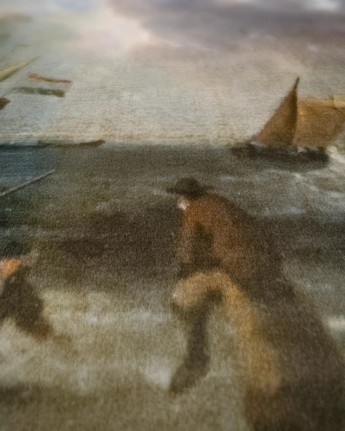 Marinegezicht op geweven fluweel, uitsnede 1 van 3