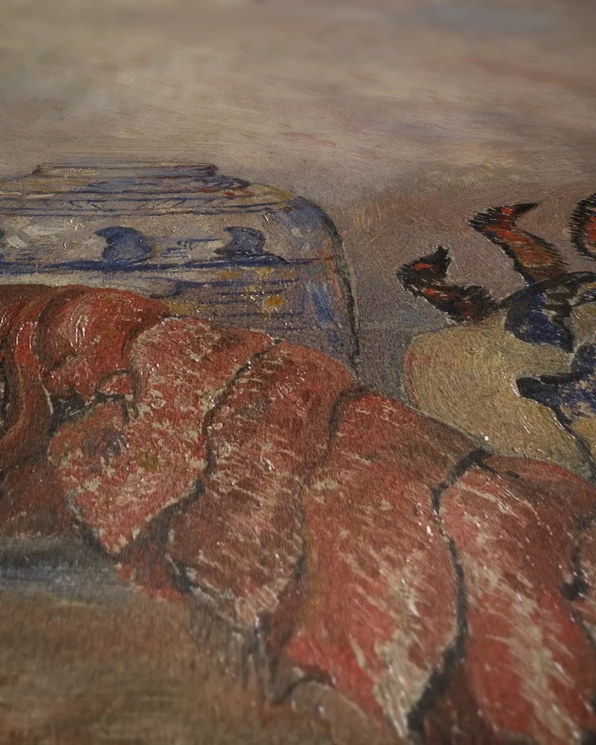 Masker en schaaldieren op geweven fluweel, uitsnede 1 van 3