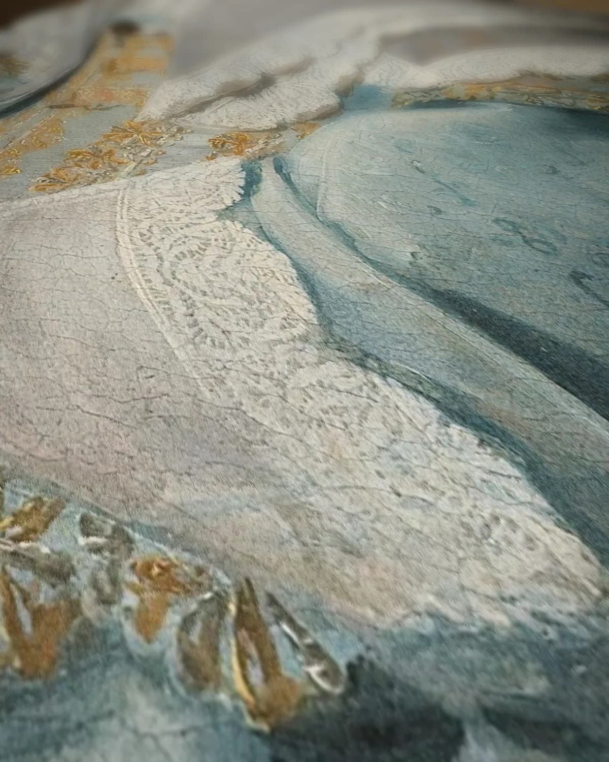 Meisje in het blauw op geweven fluweel, uitsnede 2 van 3