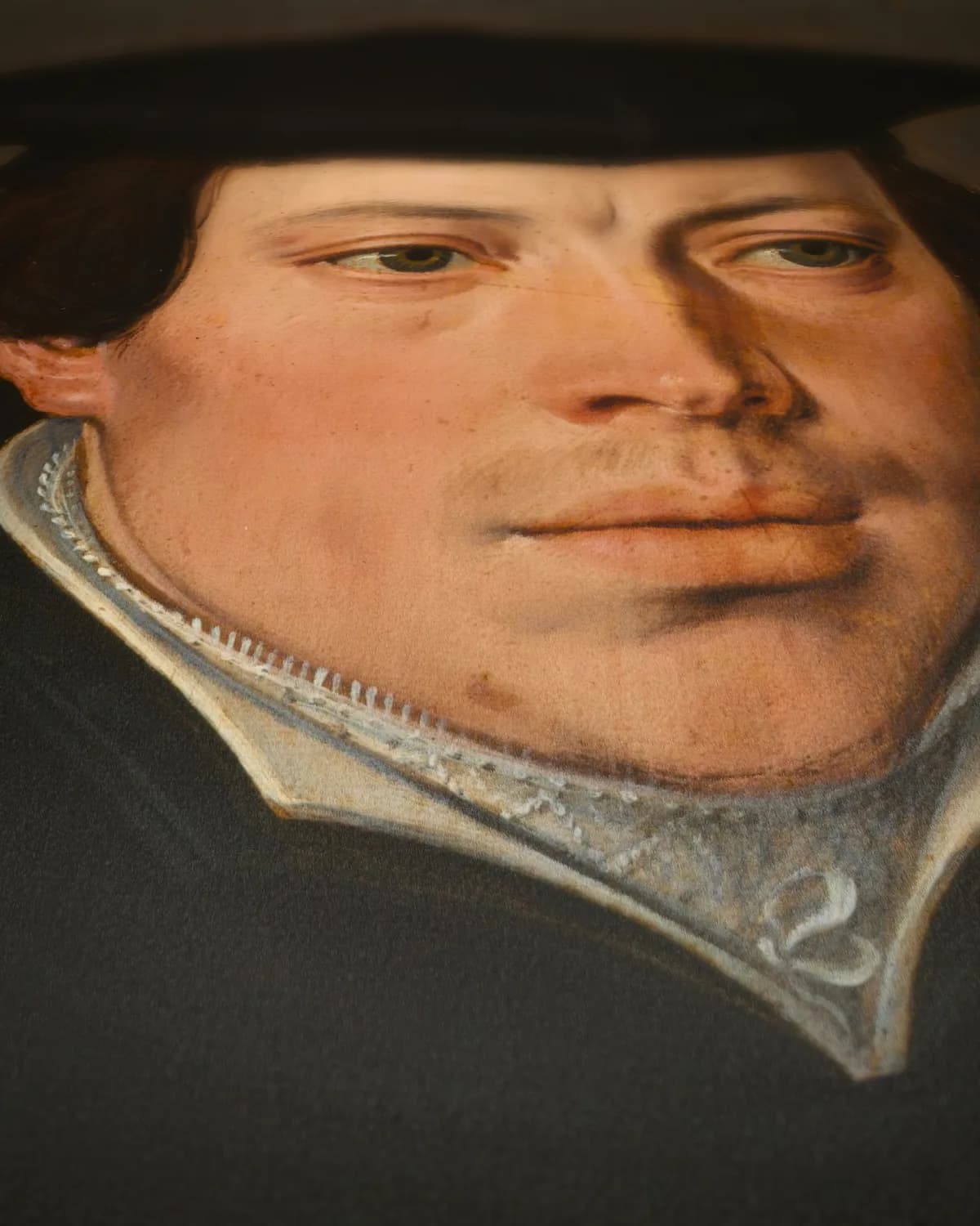 Portret van een jonge geestelijke op geweven fluweel, uitsnede 3 van 3