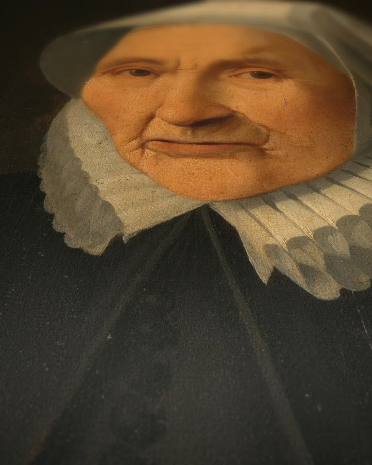 Portret van een oude vrouw uit de familie Haling op geweven fluweel, uitsnede 3 van 3