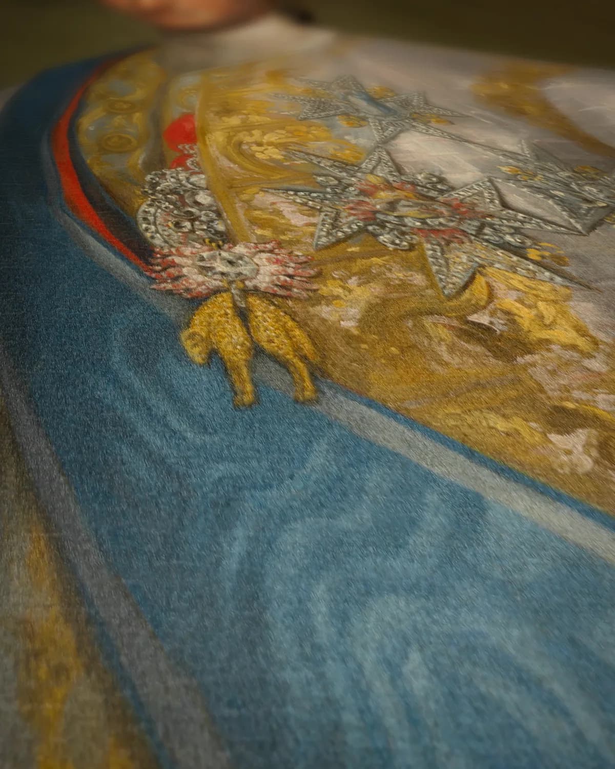 Portret van infant Don Luis de Borbón op geweven fluweel, uitsnede 2 van 3