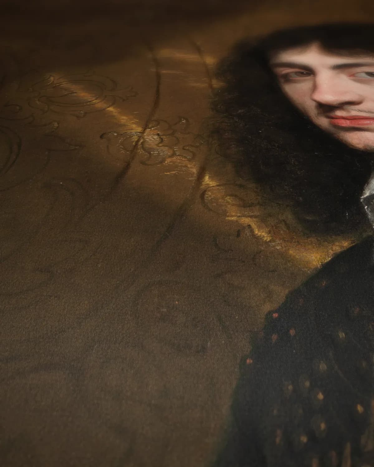 Portret van koning Karel II van Engeland op geweven fluweel, uitsnede 3 van 3