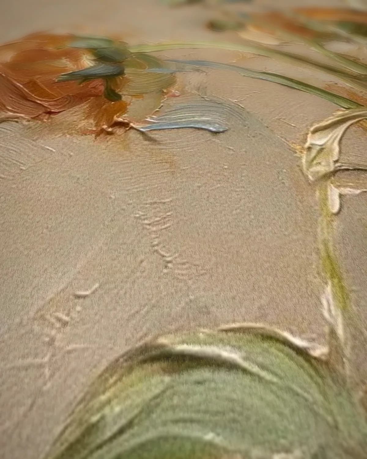 Ranonkels in glas op geweven fluweel, uitsnede 1 van 3