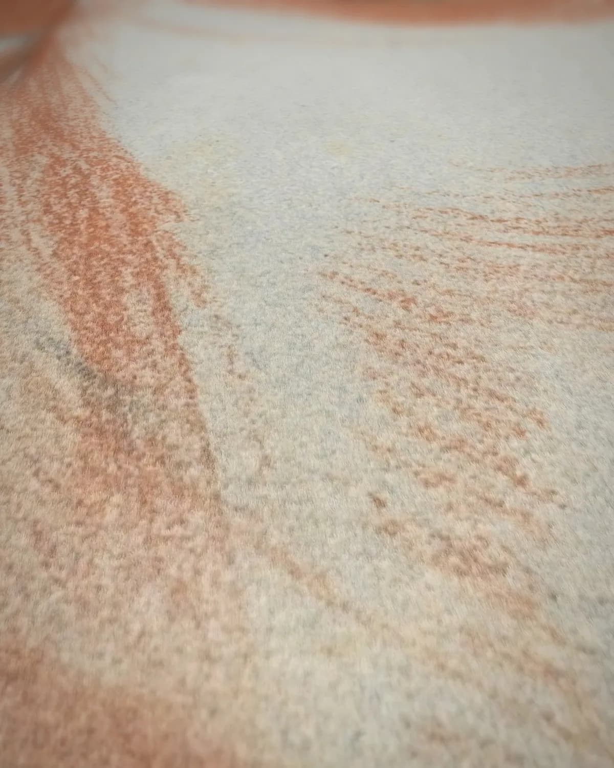 Regina Cordium, studie van Alexa Wilding op geweven fluweel, uitsnede 1 van 3