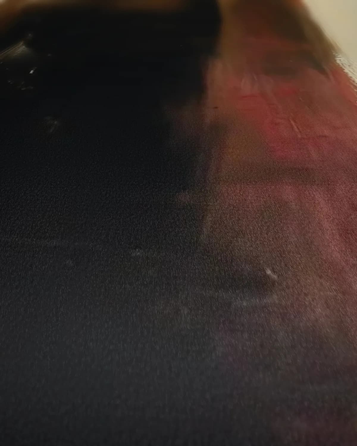 Ruggelings op geweven fluweel, uitsnede 1 van 3