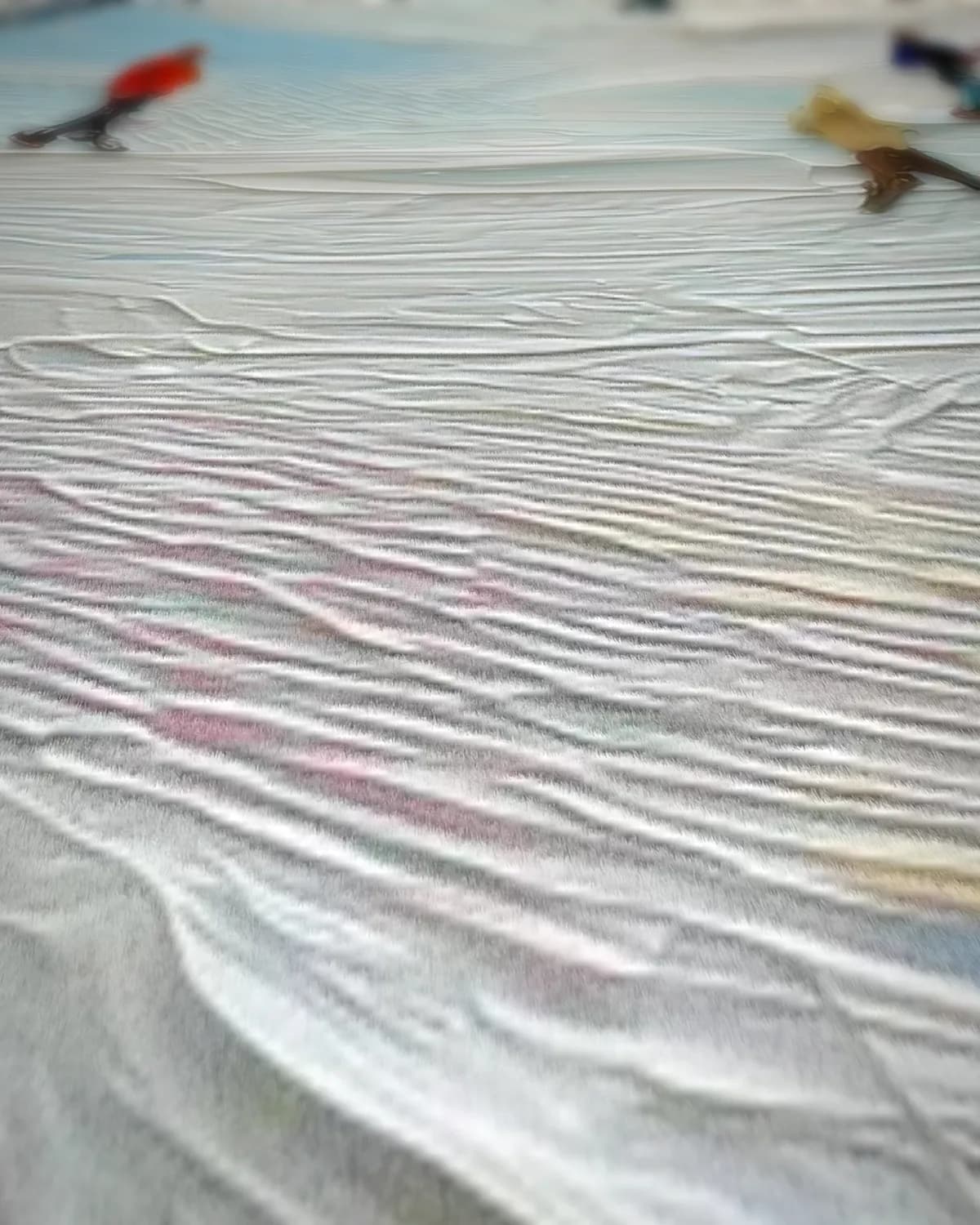 Schaatsen onder de lampjes op geweven fluweel, uitsnede 1 van 3