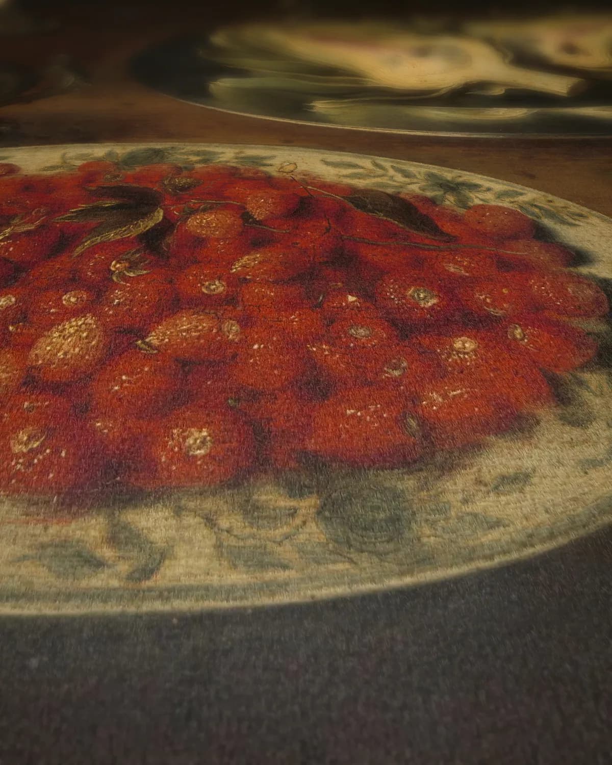 Stilleven met artisjok en fruit in kraakporselein op geweven fluweel, uitsnede 1 van 3