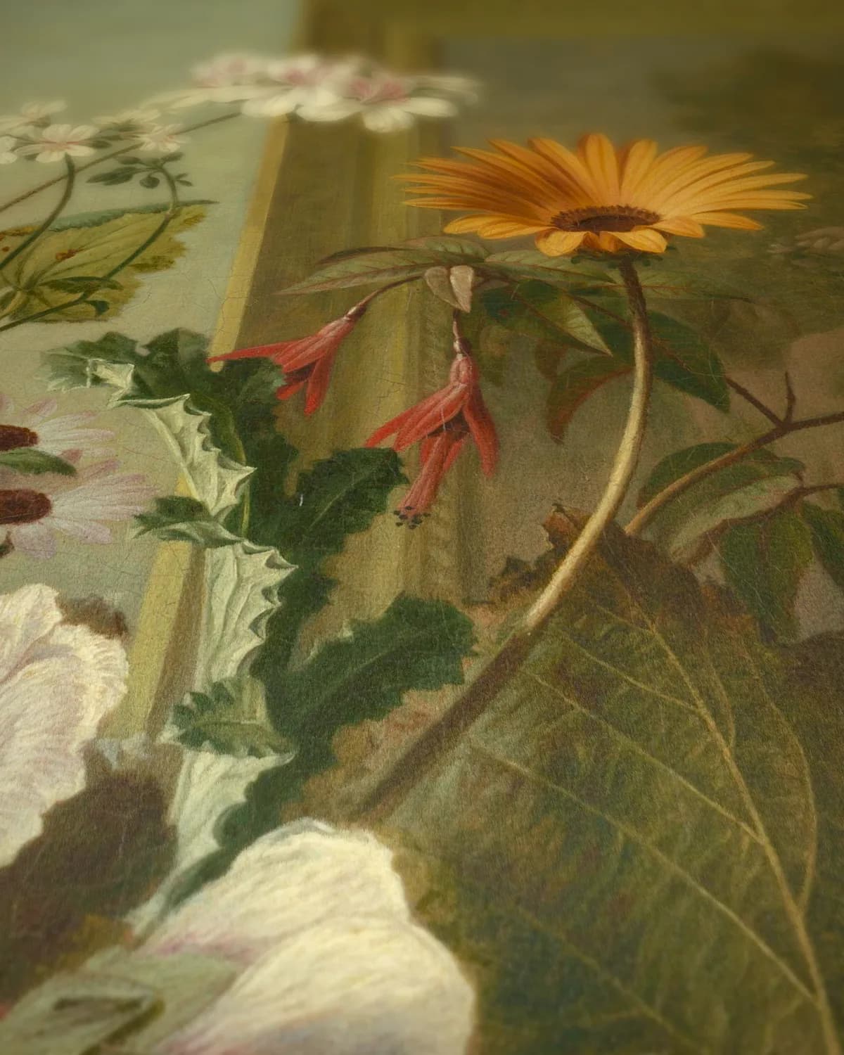 Stilleven met bloemen en fruit op geweven fluweel, uitsnede 3 van 3