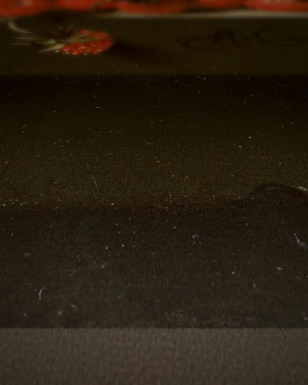 Stilleven met bosaardbeien op geweven fluweel, uitsnede 1 van 3