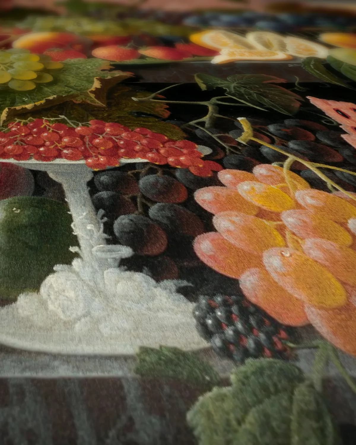 Stilleven met fruit en avondrood op geweven fluweel, uitsnede 2 van 3