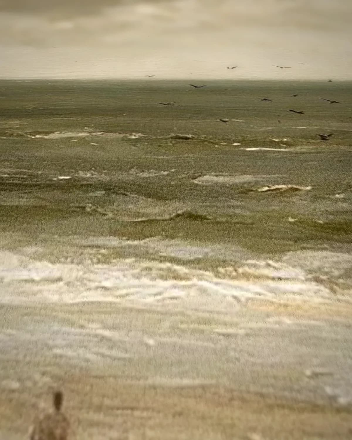 Twee figuren aan zee op geweven fluweel, uitsnede 1 van 3