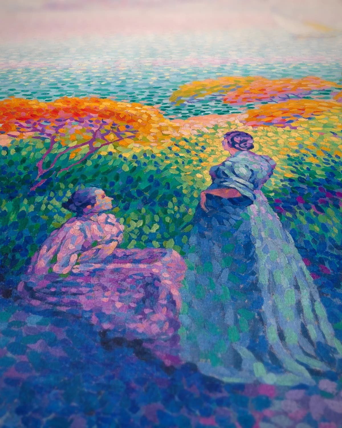 Twee vrouwen aan de Middellandse Zee op geweven fluweel, uitsnede 3 van 3