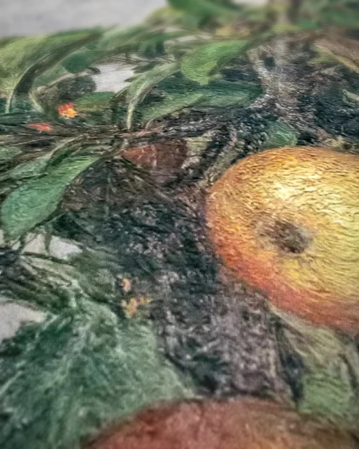 Vaas met appels en gebladerte op geweven fluweel, uitsnede 3 van 3