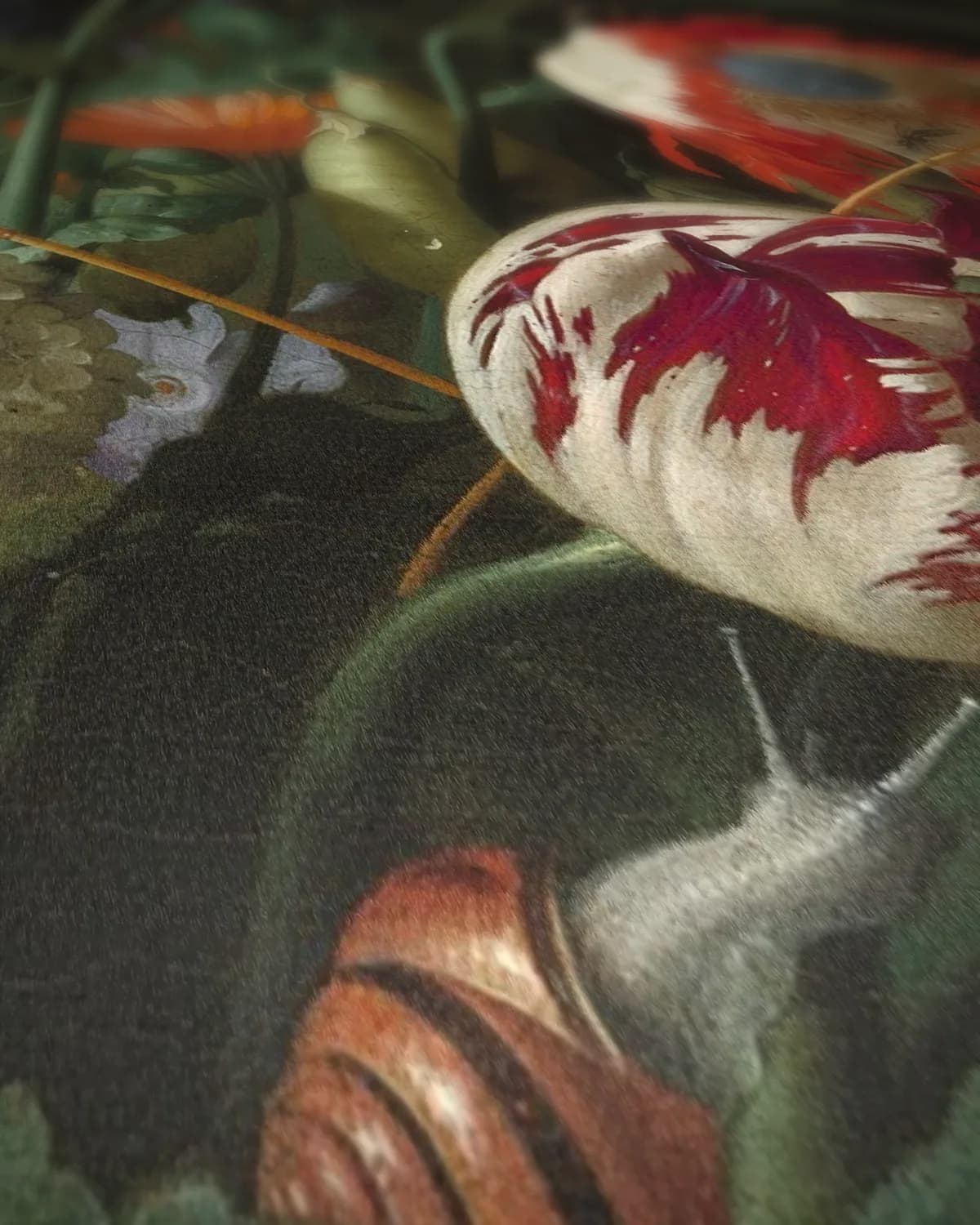Vaas met bloemen op geweven fluweel, uitsnede 2 van 3