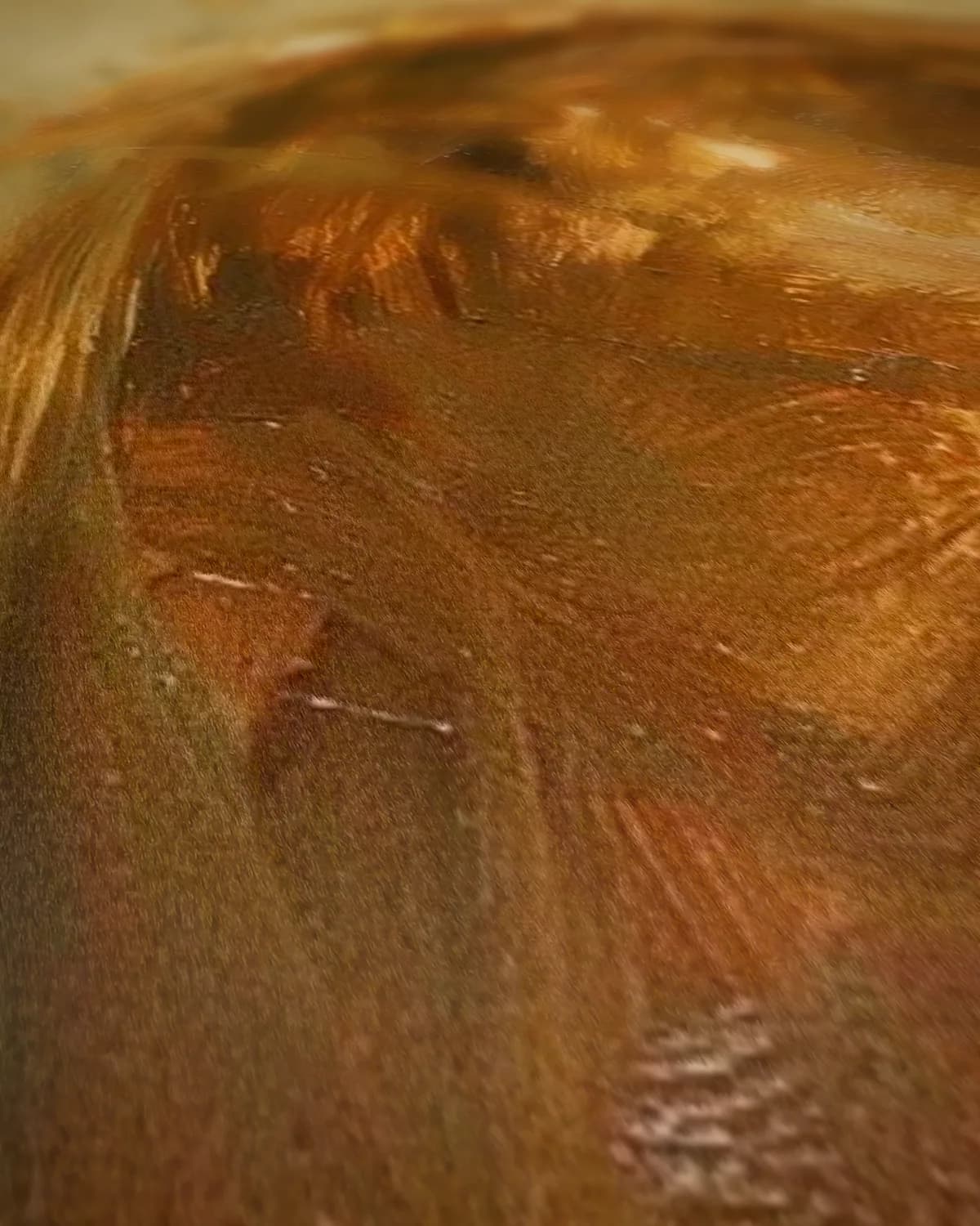 Vrouw met haar in de wind op geweven fluweel, uitsnede 2 van 3