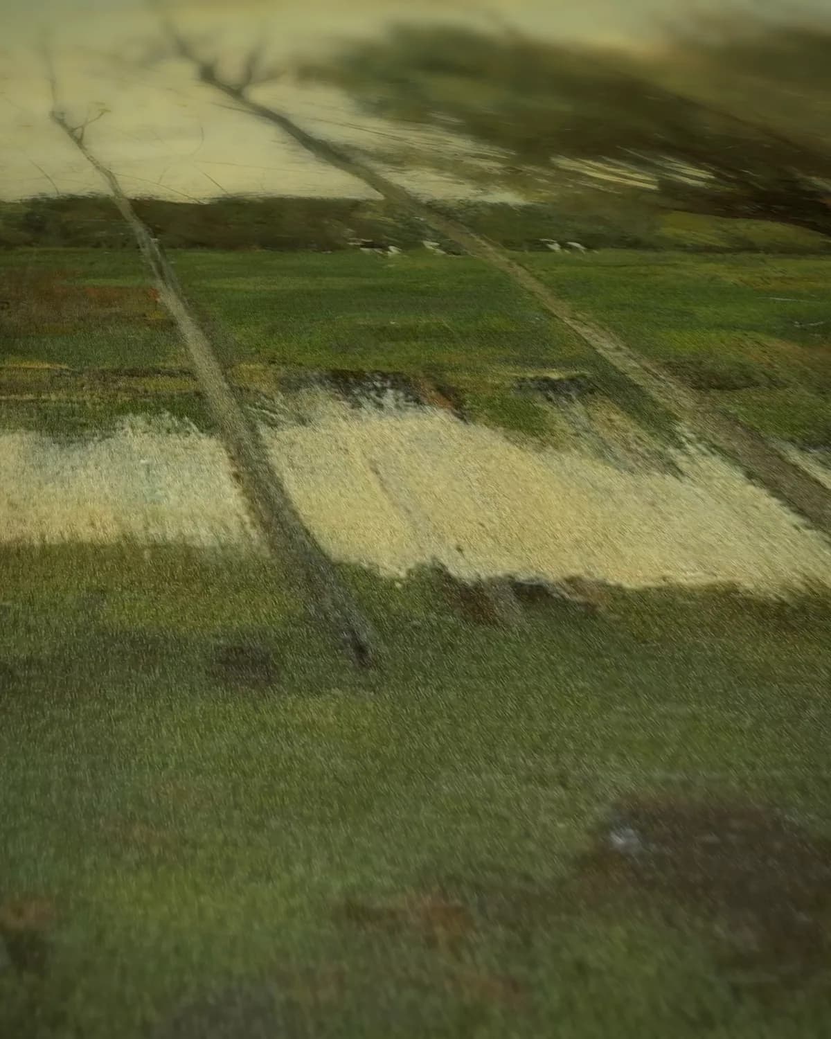 Wandelaar langs de vaart op geweven fluweel, uitsnede 2 van 3
