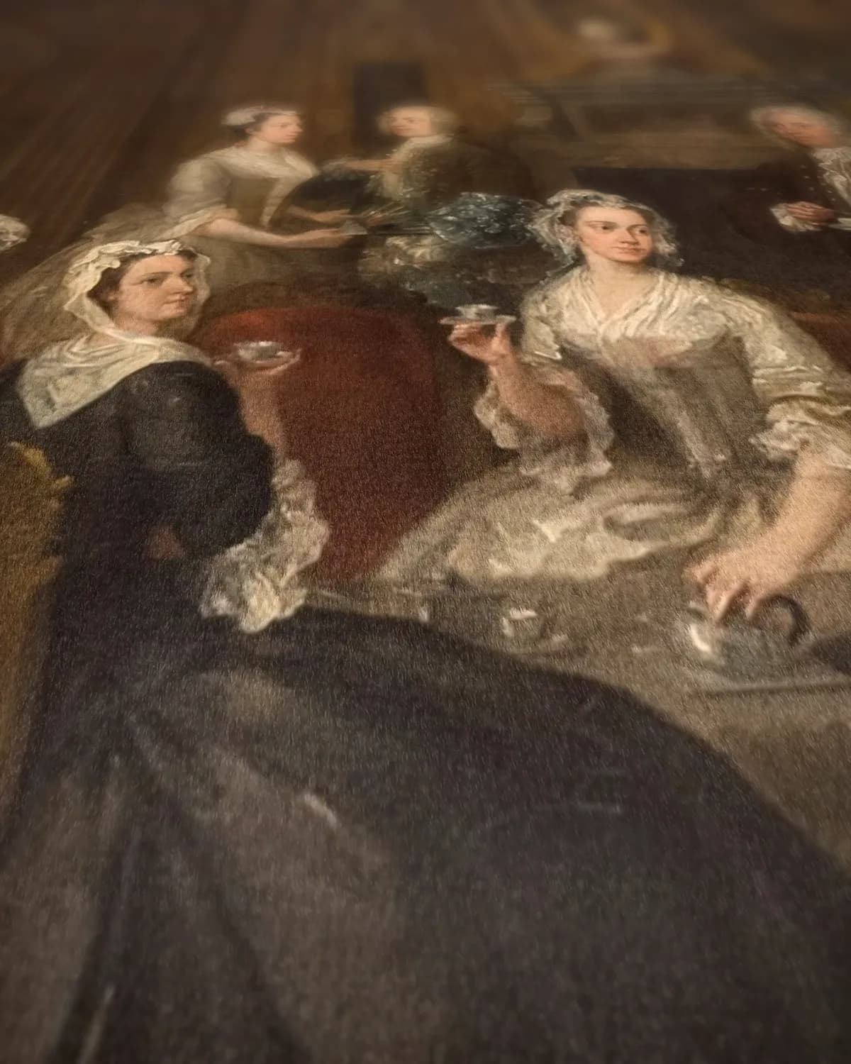 William Wollaston en zijn familie in een statig interieur op geweven fluweel, uitsnede 1 van 3