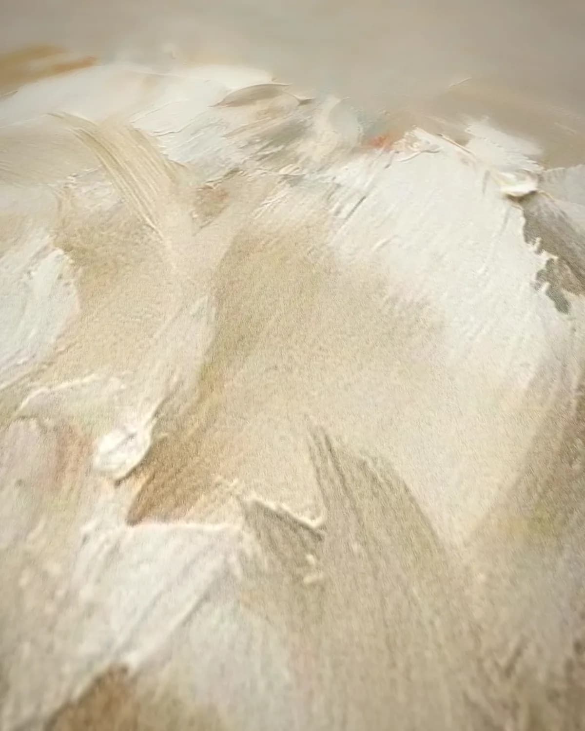 Witte pioen alleen op geweven fluweel, uitsnede 1 van 3