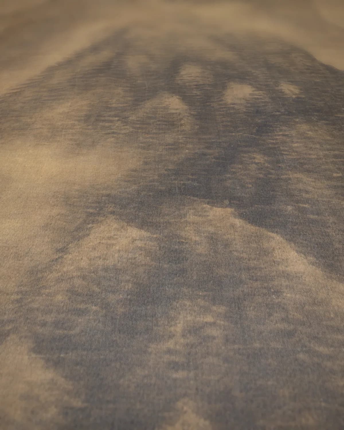 Wolken bij een bergverblijf op geweven fluweel, uitsnede 3 van 3